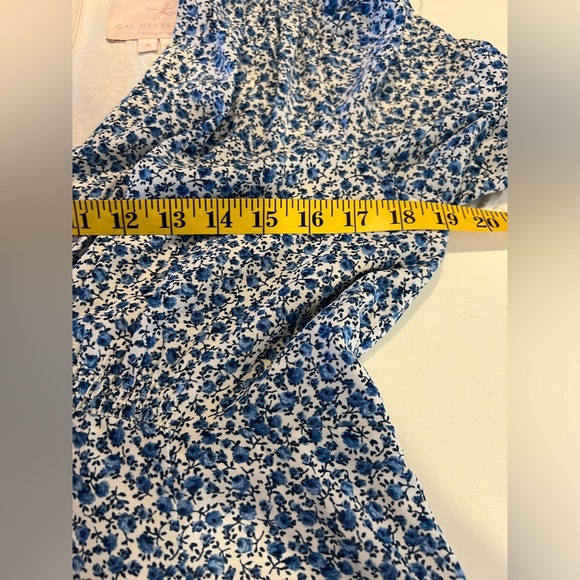 Gal meets glam Aurora - Picture 9 of 15